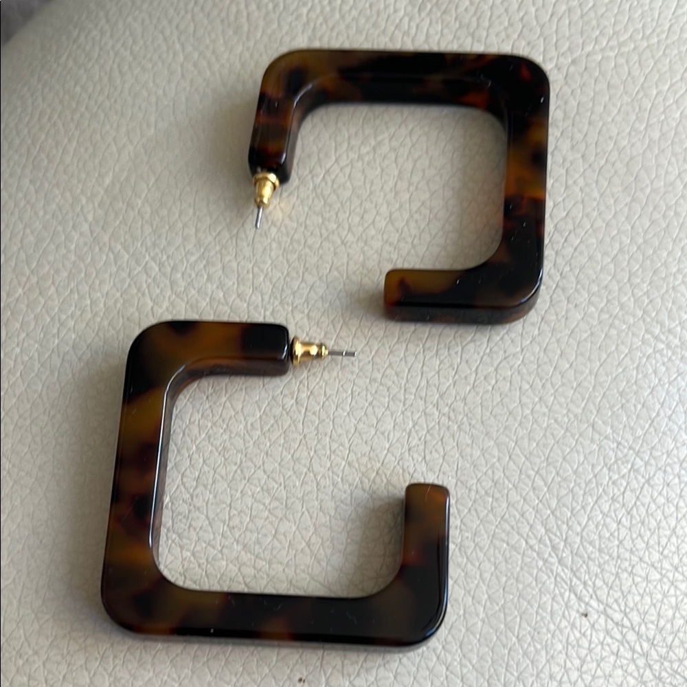 Vineyard Vines - Tortoise Shell Square Hoop Earrings